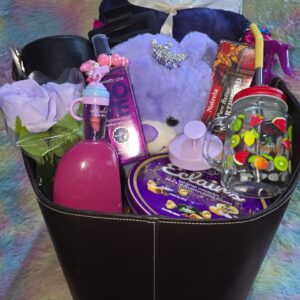 Home valentine hamper